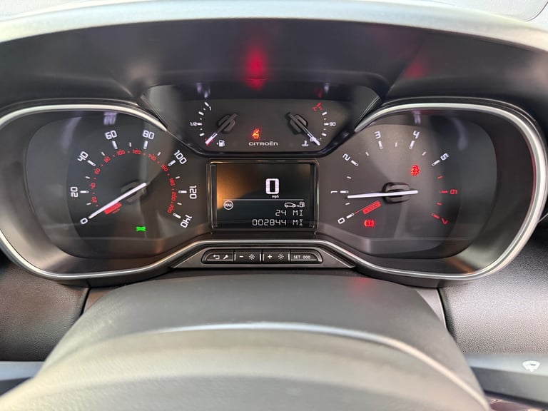 2022 Citroen C3 Aircross 1.5 BlueHDi Shine 5dr, UNDER 2900 MILES, FULL CITROEN SERVICE HISTORY,  ...