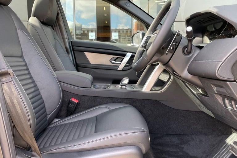 2025 Land Rover Discovery Sport 1.5 P270e 12.17kWh Dynamic SE SUV 5dr Petrol Plug-in Hybrid Auto ...