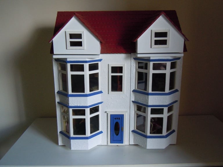 Dolls House complete with Furniture,Figures,Toys,Crockery,Pans,Xmas decorations and Accessories
