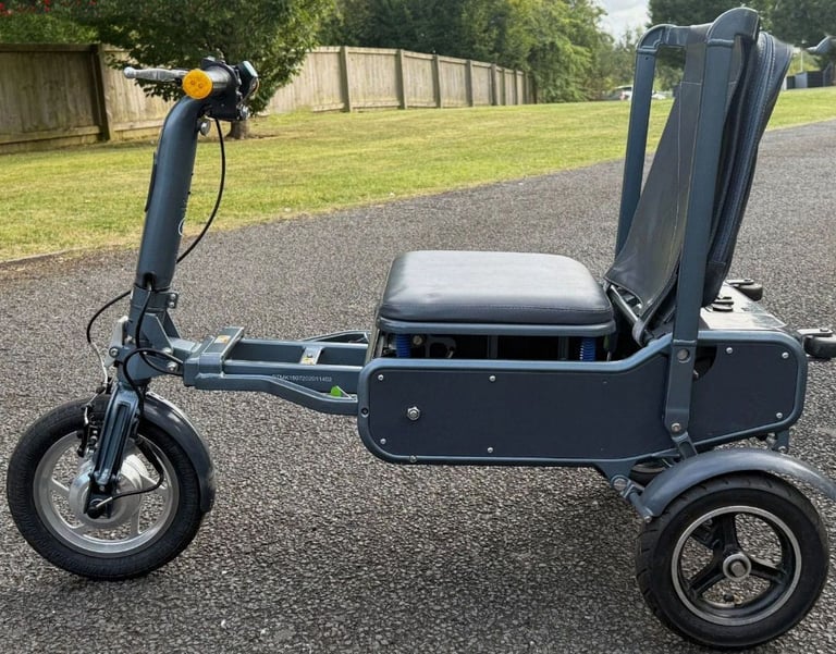 eFoldi Explorer Ultra Lightweight Fold Up Mobility Scooter