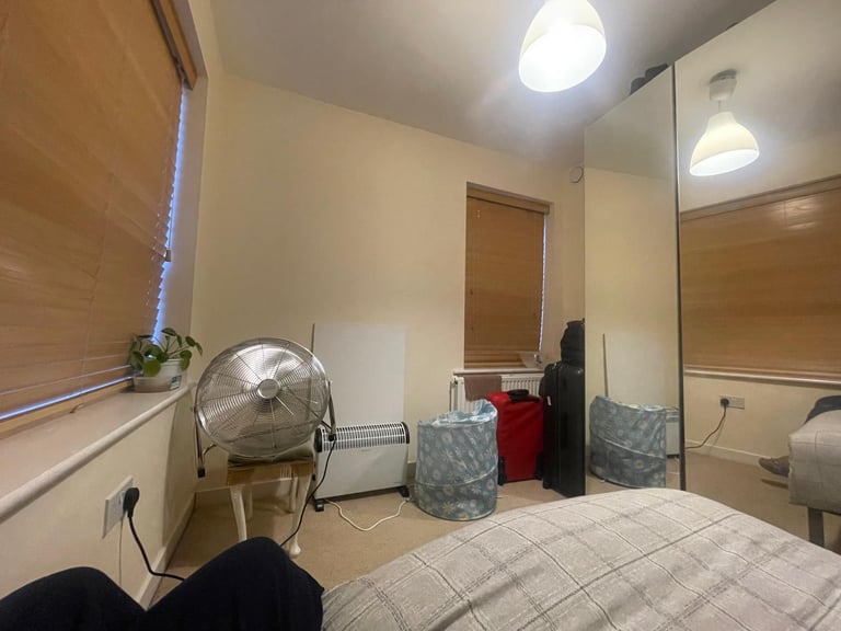 Room to rent for single 