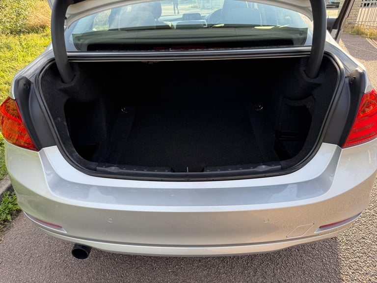  BMW 3 Series 2.0 320i SE Auto xDrive Euro 5 (s/s) 4dr Petrol Automatic