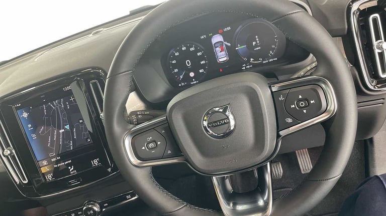 2022 Volvo XC40 Recharge Core, T4 plug-in hybrid, Electric/Petrol, Bright SUV N/A Automatic