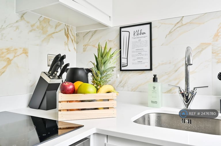 1 bedroom flat in Station Parade, Sevenoaks, TN13 (1 bed) (#2476780)