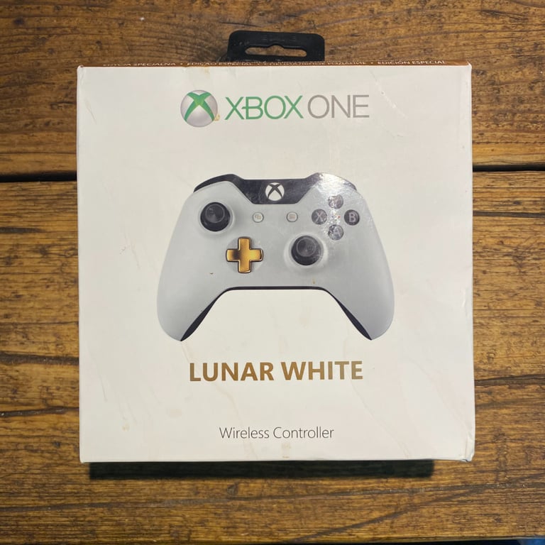 LUNAR WHITE Xbox One Wireless Controller (version 1697)