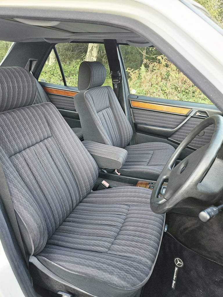 1992 Mercedes-Benz 200E