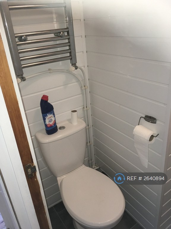 3 bedroom flat in Alma Road, Sheerness, ME12 (3 bed) (#2640894)