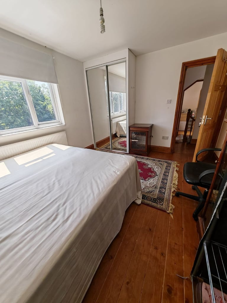 (AVAILABLE NOW) ..NICE BIG DOUBLE Room in REDBRIDGE, IG1 3SY for £790pcm.. ALL BILLS INCLUDED