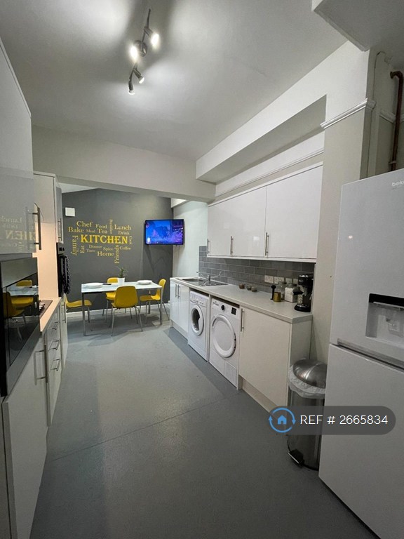 4 bedroom house in Earlsfield Road, Liverpool, L15 (4 bed) (#2665834)