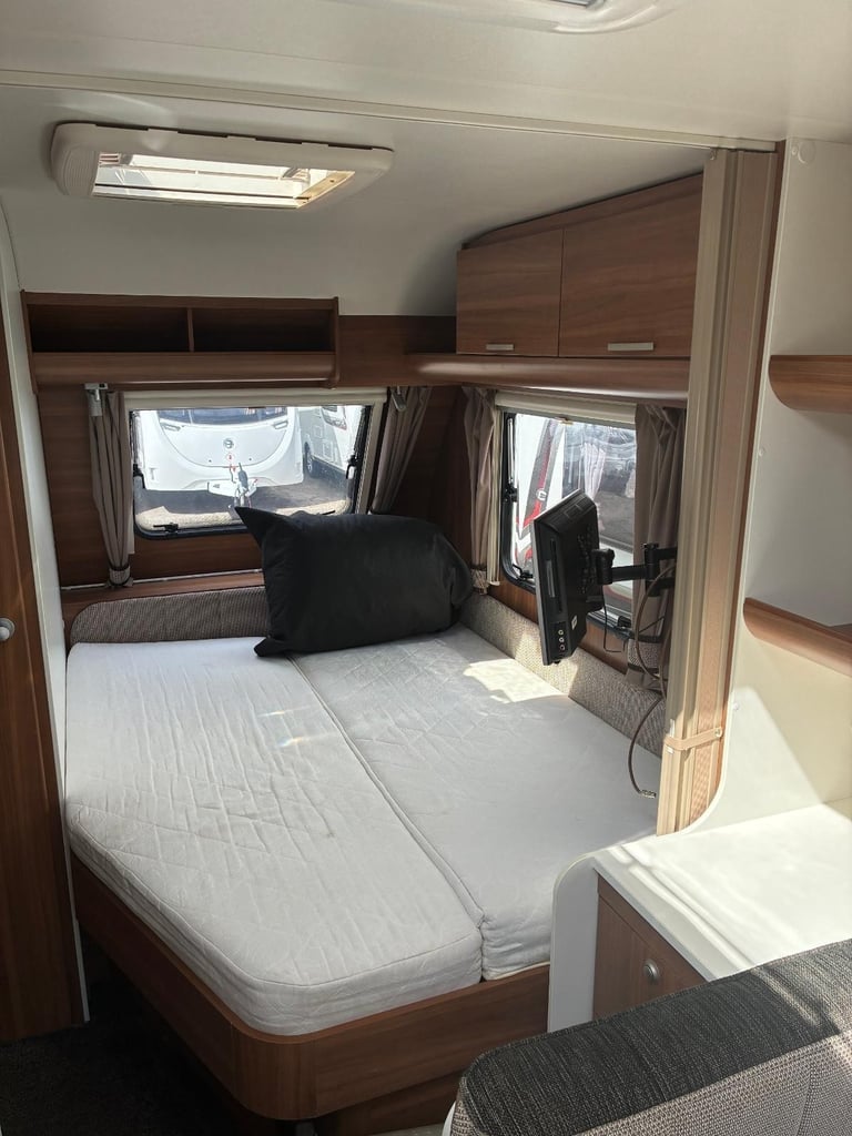 2014 Adria Sport Line Px Light Weight Fixed Bed