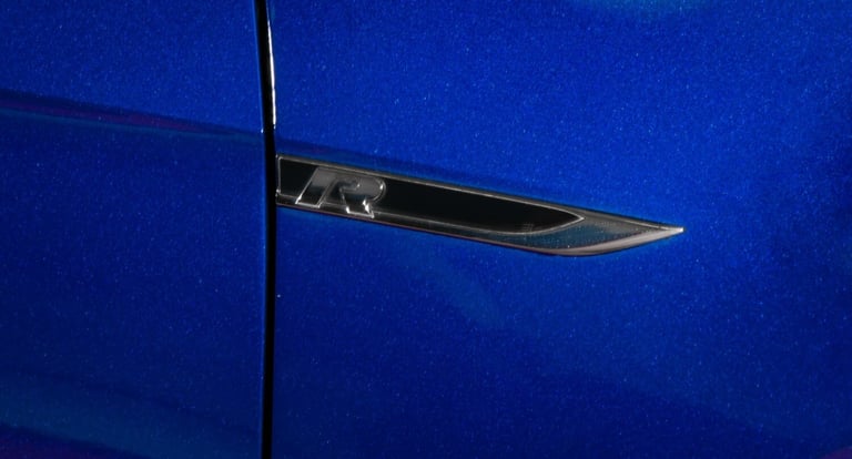 VOLKSWAGEN GOLF R 2.0 TSI R 300ps 5dr 4MOTION- FSH - 6 SPEED MANUAL - LAPIZ BLUE