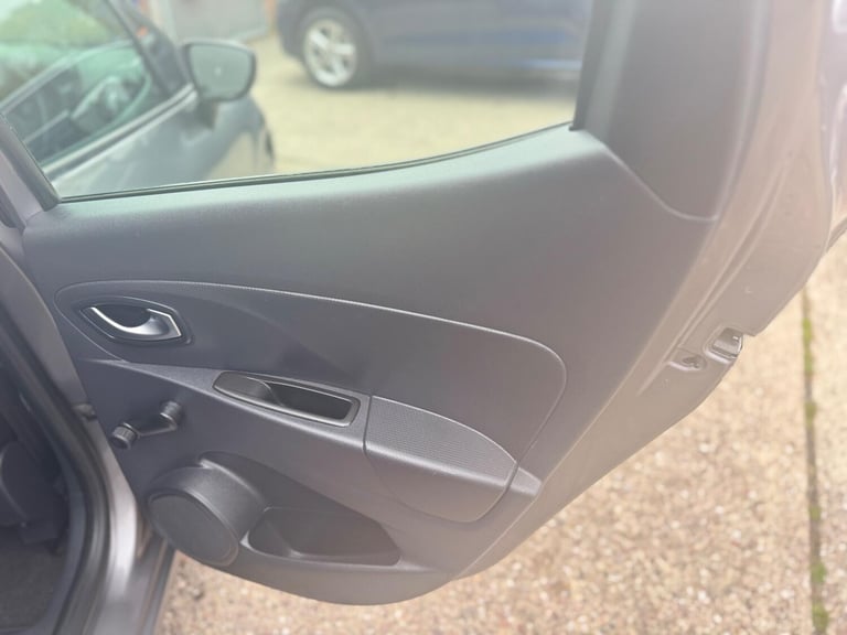 2016 Renault Clio 1.5 dCi 90 Dynamique Nav 5dr Auto HATCHBACK DIESEL Automatic