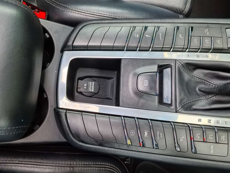 2015 Porsche Macan 3.0 Macan S D Semi-Auto 4WD 5dr SUV Diesel Automatic