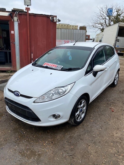 Cheap 2012 Ford Fiesta 1.25 Zetec 5dr [82] DAMAGED REPAIRABLE SALVAGE HATCHBACK Petrol Manual for sale in Clacton-on-Sea, Essex