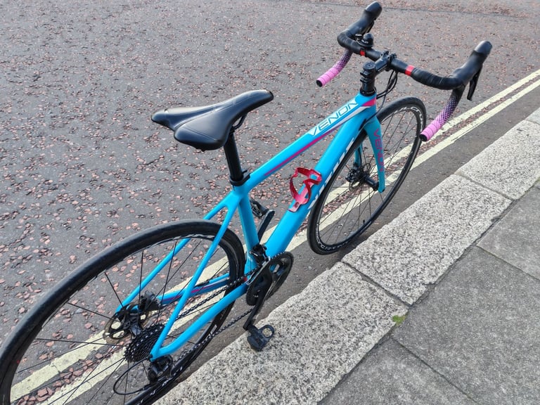 CARBON ROAD BIKE 