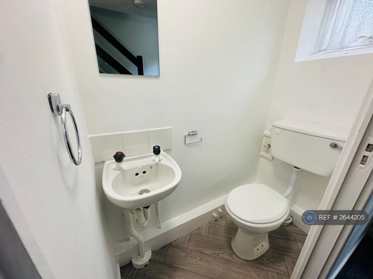 3 bedroom house in Barn Meadow, Bamber Bridge, Preston, PR5 (3 bed) (#2644205)