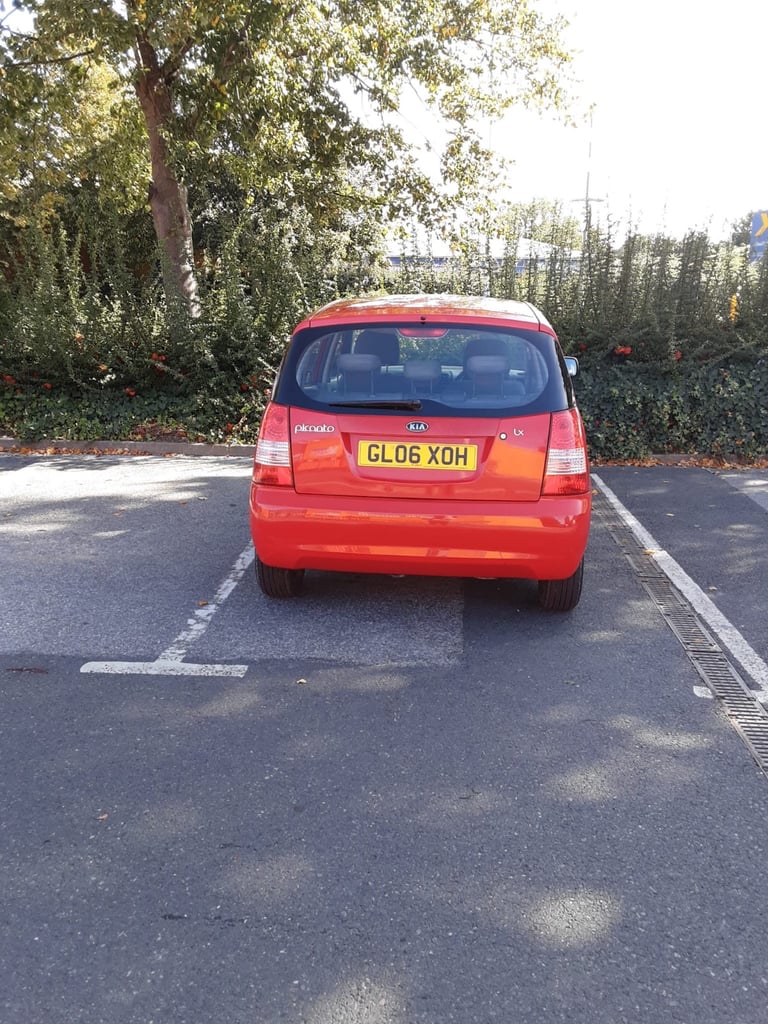 Kia Picanto LX with 2 keys, long mot, extensive service history,A/C,free to use in clean air zones! 
