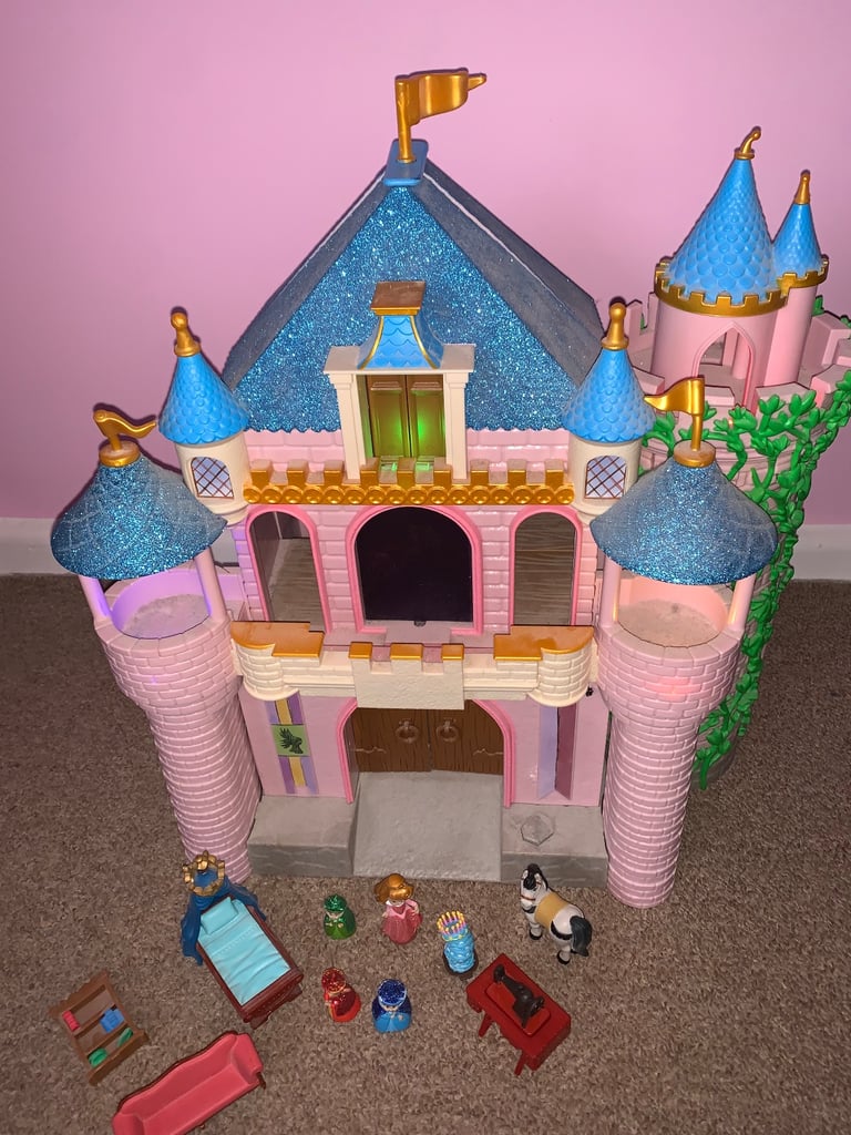 Disney sleeping beauty deluxe animator castle playset
