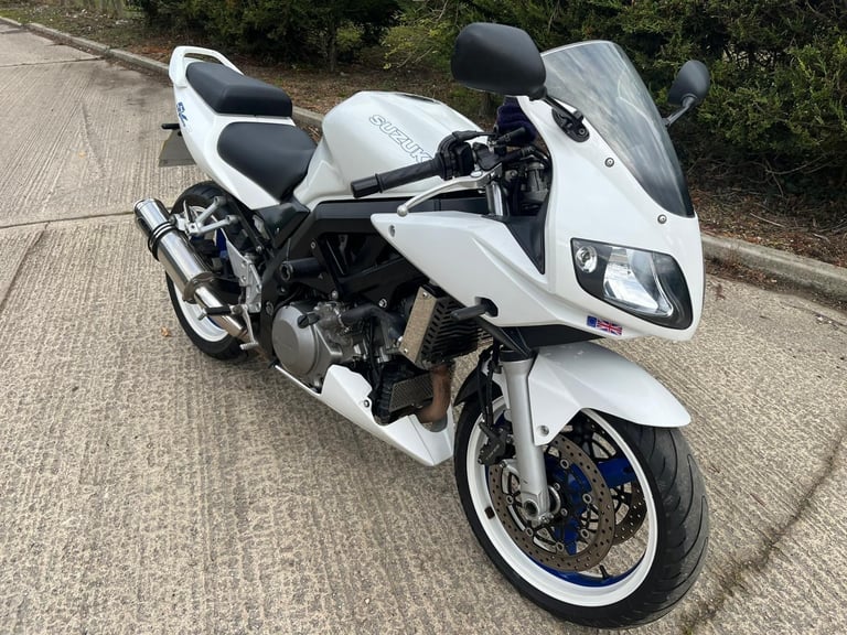 2007 57 SUZUKI SV1000S SPORTS TOURING SV 1000 SV1000 WHITE 19k MILES NEW MOT