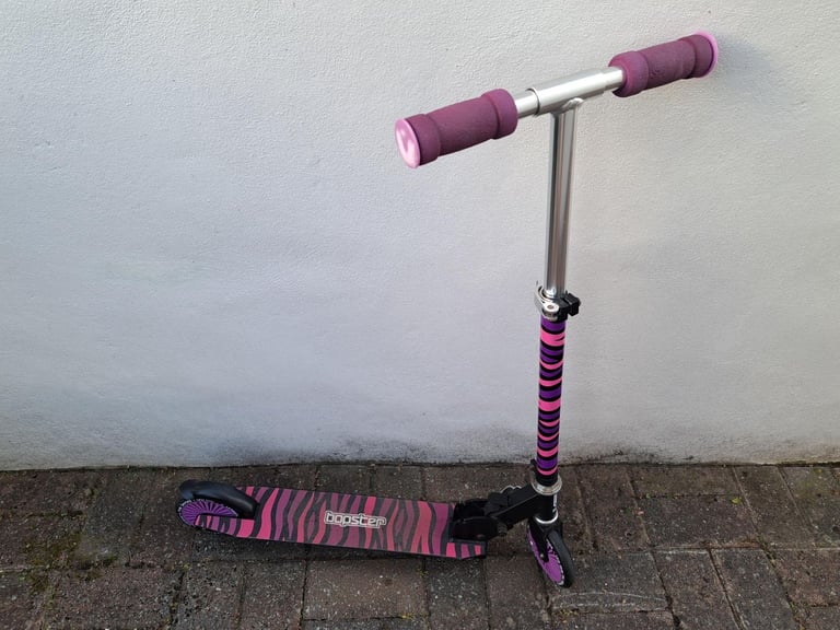 Bopster 2 Wheeled Folding Scooter- adjustable height handlebar.