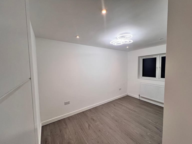 Spacious 5/6 Bedroom, 3 Bathroom House Near Heathrow – Ideal for Company Let – Newly Renovated