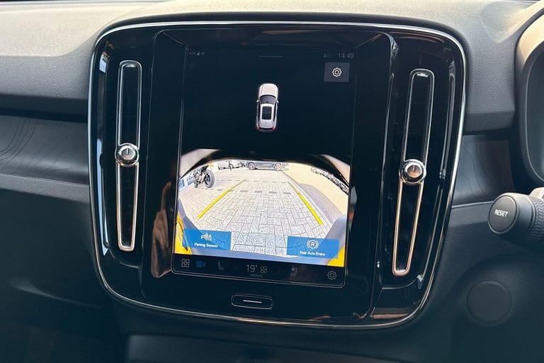 2025 Volvo EX40 185kW Extended Range Plus 78kWh 5dr Auto ESTATE ELECTRIC Automatic