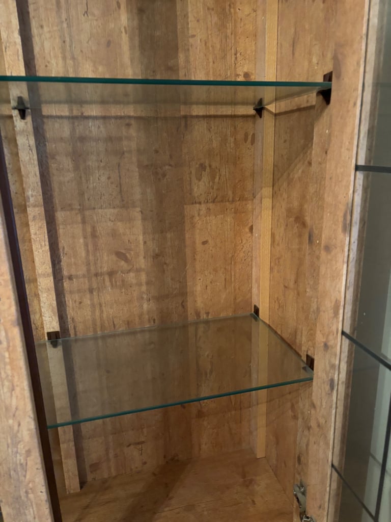 Display cabinet with lights in side 