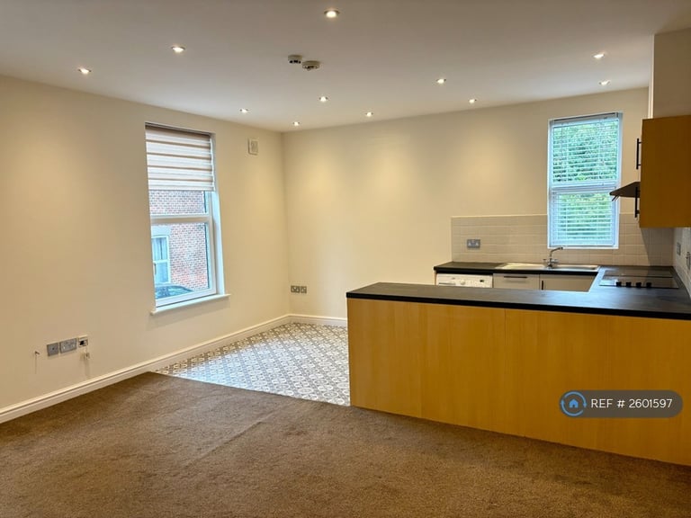 2 bedroom flat in St. Marks Road, Preston, PR1 (2 bed) (#2601597)