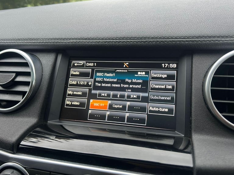 LAND ROVER DISCOVERY 4 3.0 SD V6 HSE 2015