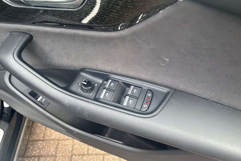  Audi Q8 55 TFSI Quattro Black Edition 5dr Tiptronic SUV Petrol Automatic