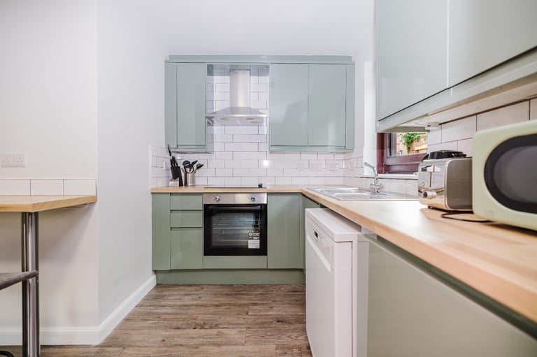 Recently refurbished, 4-bedroom, HMO flat in Fountainbridge – available soon