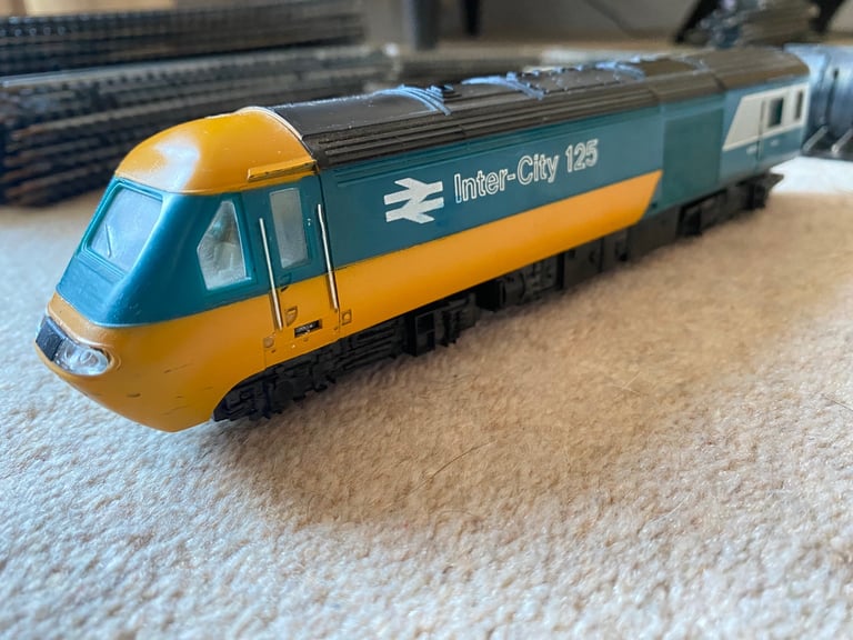 image for OO gauge train set and track