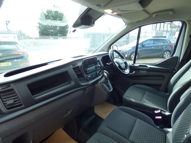 FORD TRANSIT CUSTOM 2.0 300 EcoBlue Trend AUTOMATIC **ALSO COMES WITH 15 MONTHS