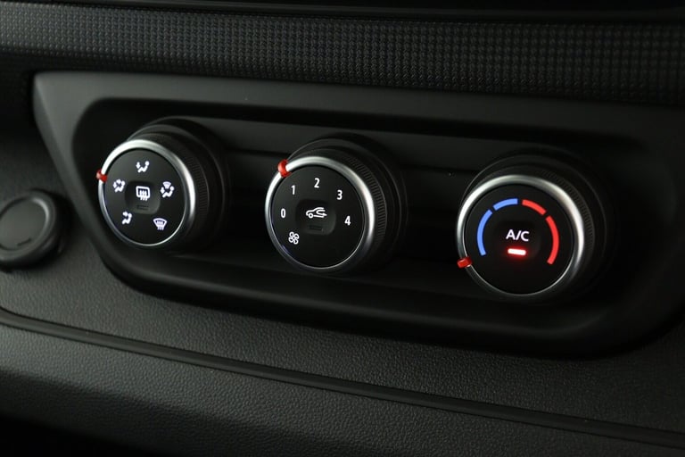 2025 Renault Trafic LL30 Blue dCi 130 Advance [Safety] Panel Van Diesel Manual