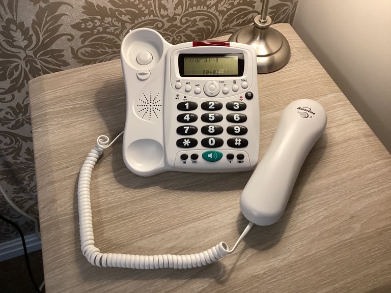 Binatone Speakeasy 5 Corded Phone for Seniors Impaired Vision