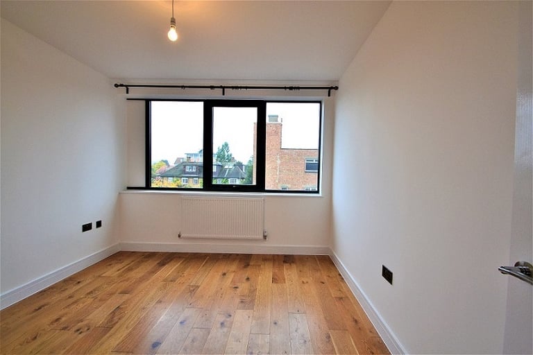 1 Bed Flat Available Near Ruislip Tube Station 