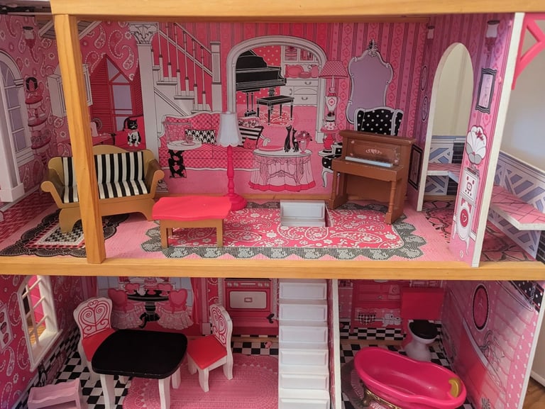 Kidkraft dolls house suitable for Barbie 