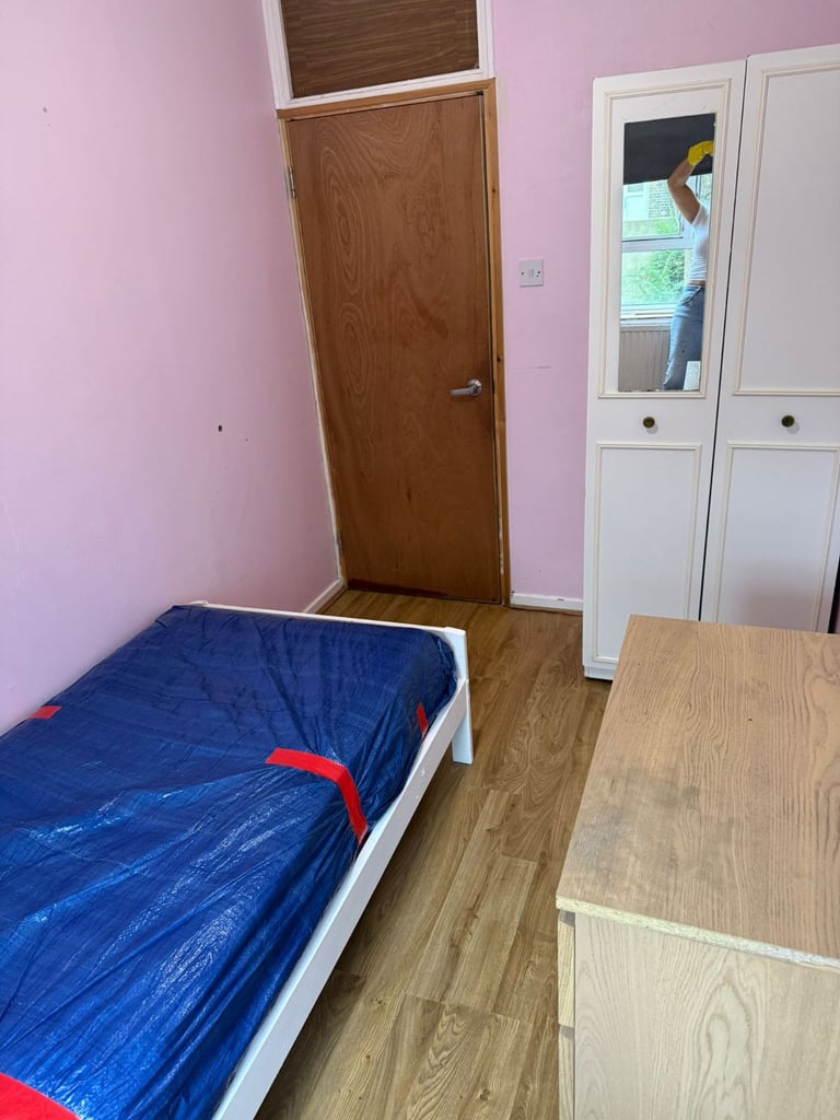 Single room in Stepney 