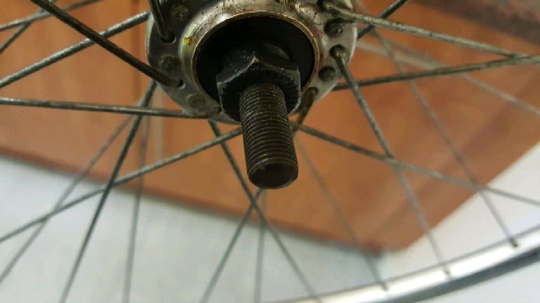 700c Accedo hybrid bike FRONT wheel 