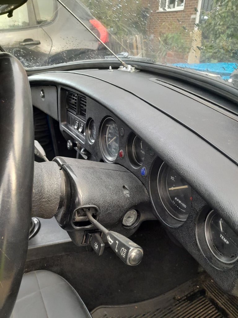 Mgb 1.8 gt roadster overide rv8 1978 covertable 