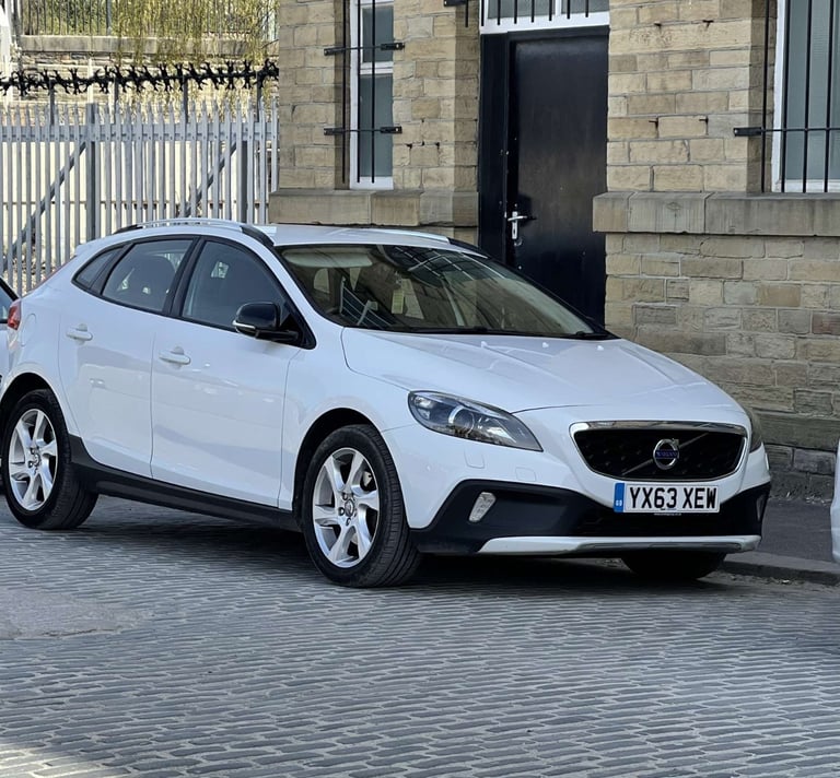image for Volvo, V40, Hatchback, 2013, Semi-Auto, 1560 (cc), 5 doors