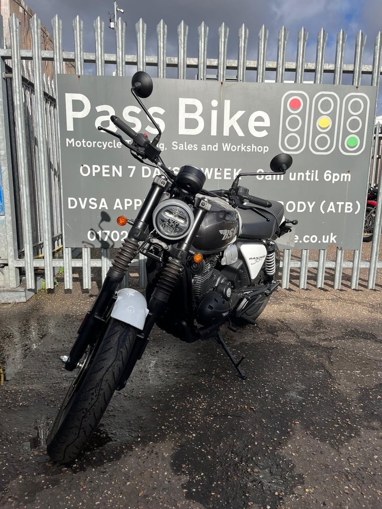 BSA Bantam 350cc Classic Style Motorcycle Avalon Grey Ex-Demo 428 Miles 2025