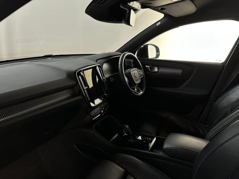  Volvo XC40 1.5h T4 Recharge 10.7kWh R-Design Auto Euro 6 (s/s) 5dr Petrol/Electric Hybrid Automatic