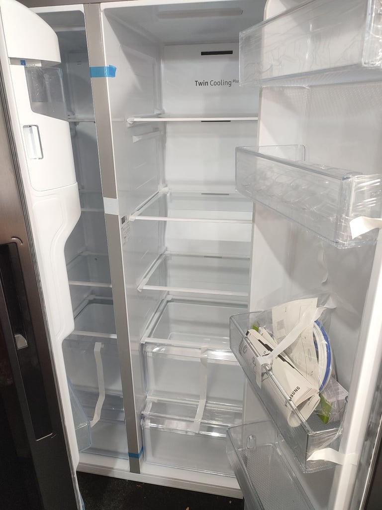 ➡️➡️NEW GRADED SAMSUNG FROST FREE AMERICAN STYLE FRIDGE FREEZER RRP £1,779 WE SELL £580!!