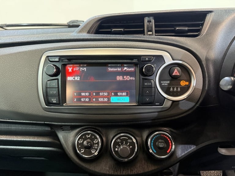 2012 Toyota Yaris 1.33 VVT-i TR 5dr Multidrive S HATCHBACK PETROL Automatic