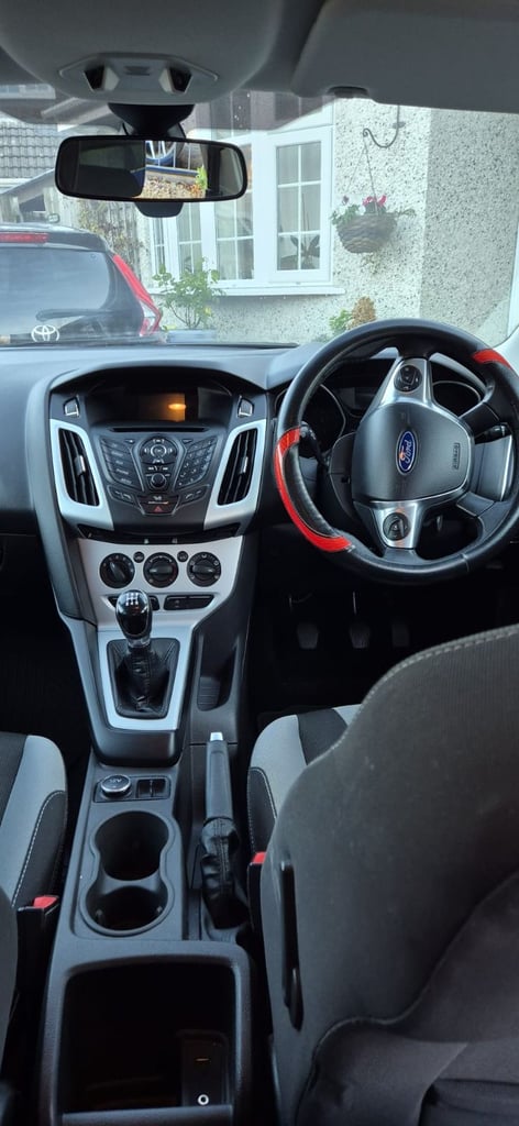 Ford, FOCUS, Hatchback, 2013, Manual, 998 (cc), 5 doors