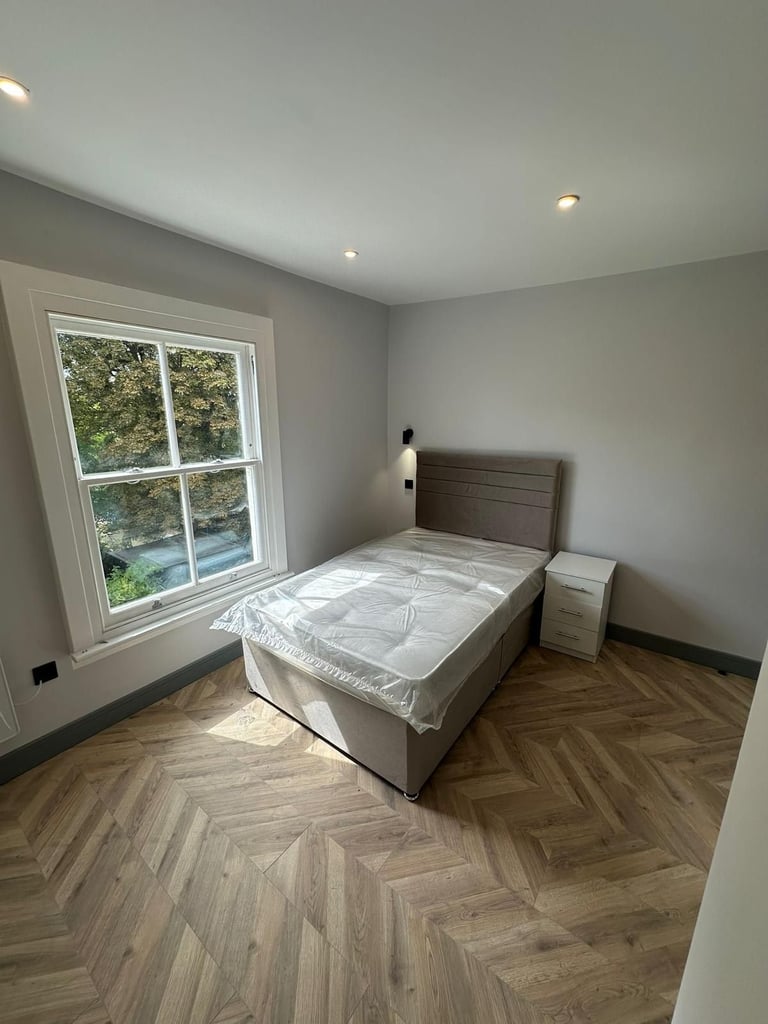 Company Let Accepted - 5 ensuite rooms. Available in London N7 0PU