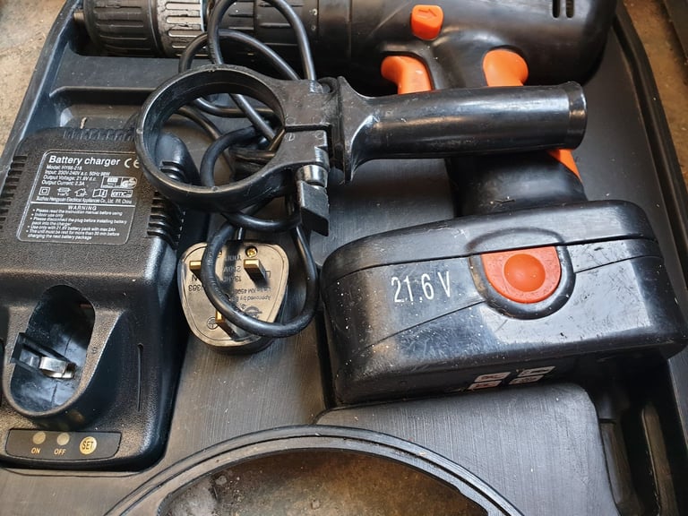 CHALLENGE 21.6V CORDLESS HAMMER DRILL COMBI + CHARGER CORDLESS DRILL + STORAGE CASE FULLY WORKING