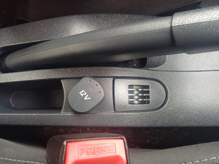 2011 Renault Clio 1.2 16V I-Music 3dr HATCHBACK PETROL Manual