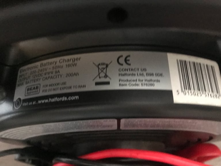Halfords Battery Charger